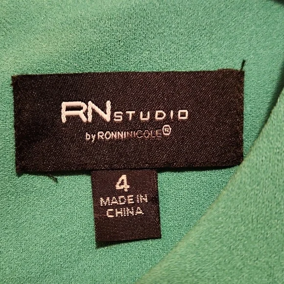 New! RN Studio green dress with ruffle sleeves size 4. Wedding party formal - Picture 2 of 9